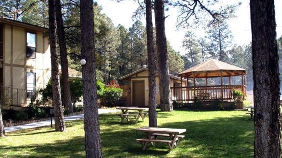 Village Lodge Рюидозо Екстериор снимка